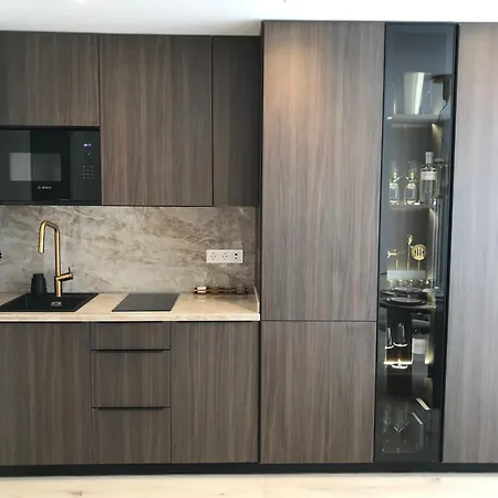 Luxury Homes Collection, Burgo